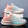 Zapatos Deportivos para Hombre Transfronterizos 2026 Nuevos de Primavera y Verano Zapatos de Running Transpirables Placa de Carbono Ultraligera Zapatos Deportivos de Moda Suela Suave Zapatos Amortiguadores