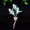 Broche Nova Lírio Borboleta 2025 Corsage Elegante de Alta Qualidade Alfinete de Roupa Versátil e Criativo da Moda