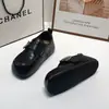 Estilo Coreano Outono 2026 Retro Birkenstock Sapatos Femininos Superfície de Couro Solado Grosso Dedão do Pé Sapatos Individuais Tira com Fivela de Velcro Sapatos Casuais ins