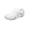 Em estoque altura interna aumentando Sapatos de treino alemães femininos 2026 novo estilo verão finos respiráveis Sapatos Forrest Gump esportivos casuais sapatos brancos