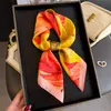 Bufanda de Seda Moda Estampado Floral de Primavera, Chal de Alta Gama, Bufanda para el Cuello Protección Solar, Pañuelo Cuadrado Pequeño, Pañuelo para la Cabeza, Bufanda para Mujer