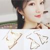 @Oferta Especial Estilo Coreano Nuevo Estilo Simple Pendientes de Concha de Perla Pendientes Triángulo Geométricos Joyería Europea y Americana al por Mayor para Mujeres