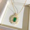 Collar con Colgante de Zirconia Grande Esmeralda de Acero de Titanio Nuevo Producto Transfronterizo Europeo y Americano Cadena de Clavícula Versátil de Temperamento Ligero de Lujo para Mujer Venta al por Mayor