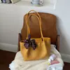 Bolsa tote de seda com padrão trançado fashion estilo coreano para mulheres, nova bolsa versátil de grande capacidade para ombro e axila para o dia a dia 2026