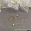 Colar de Diamante Único V-Gold de Alta Qualidade para Mulheres, Banhado a V-Gold com Ouro 18K, Colar Pequeno de Disco Redondo, Corrente de Clavícula Ufo, Atacado