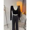 Camiseta Vermelha Manga Longa Slim Fit Curta para Mulheres, Novo Estilo Outono 2026, Camiseta Básica Decote V Picante