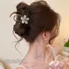Presilha de cabelo elegante com garra, tamanho médio, floral, para mulheres, novo estilo 2026, adequada para penteados presos, estilo primavera/verão, presilha de cabelo para a nuca