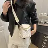 Bolsa de mão feminina, estilo comércio exterior, nova coleção 2026, design retrô versátil com alças largas, bolsa transversal, estilosa e casual, adequada para o dia a dia e para carregar um celular