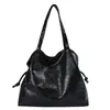 Bolsa Tote Grande Capacidade Transfronteiriça Moda Feminina 2026 Nova Retro Versátil Bolsa de Ombro Único Nicho Casual Bolsa para o Dia a Dia