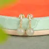 Yuebao Jewelry Jade Hetian Natural Plata de Ley S925 Chapada en Oro Sodalita Bolas de Hoja de Bambú Pendientes Estilo Chino Nuevo Venta al por Mayor