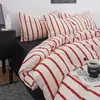 Ropa de Cama Cuatro Piezas de Gasa Doble con Espuma de Leche y Rayas Sencillas para Dormitorio, Suave, Transpirable, Amigable con la Piel, Sábana, Funda de Edredón, Sábana Ajustable