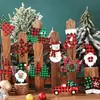 Padrão xadrez floco de neve costura vermelha preta verde madeira de Natal pingente decorativo de madeira de Natal para pendurar