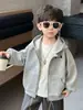 Jaqueta de Outono para Meninos 2026 Novo Estilo Coreano Moda Tendência Moletom com Capuz Jaqueta Casual Primavera e Outono