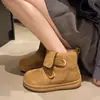 Botas de neve femininas estilo coreano, nova coleção outono/inverno 2026, forradas com fleece e espessadas para aquecimento, com fechos de velcro, botas curtas versáteis estilo Birkenstock e sapatos grandes de algodão