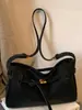 Bolso de Gran Capacidad para Mujer 2025 Nuevo Estilo Retro Invierno Bolso Cruzado de Aspecto Elegante Casual para Hombro Bolso de Viaje