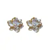 Brincos de pérola e flor fresca coreanos, modernos, de alta qualidade, elegantes, versáteis, de luxo leve, brincos personalizados
