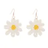 Aretes de Margarita Hechos a Mano de Verano, Aretes de Flor de Rafia de Color Contrastante Estilo Bohemio de Vacaciones en la Playa