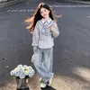Conjunto de Sudadera con Capucha y Parches a Rayas Estilo Coreano para Niñas y Pantalones de Mezclilla con Lazo para Niños Medianos y Mayores