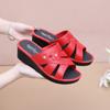 Sapatos casuais femininos de PVC de verão, elegantes e macios, para mãe, sandálias de cunha para ambientes internos e externos, chinelos Wuchuan