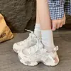 Zapatos de papá gruesos para mujer que aumentan la altura, nuevos populares de primavera 2026, retro, transpirables, ligeros, de malla, casuales, deportivos