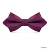 Collar rojo ceremonia de boda novio traje de boda moño compromiso padrino corbata corbata traje color sólido