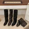 2026 Botas Cavaleiro Quadradas Empilhadas Bico Quadrado Botas Longas Retrô Superfície de Couro Pequenas Rugas Botas Outono Inverno Femininas Panturrilha Larga Estilo Bico Quadrado Oculto para Aumentar a Altura