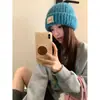 Chapéu de Lã Estilo Coreano Azul Lago com Letras para Mulheres no Inverno, Estilo Preguiçoso, Branco e Fashion, Circunferência da Cabeça Grande, Chapéu Quente e para o Frio