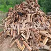 Tenemos grandes cantidades de leña de madera de azufaifo en stock durante todo el año.. La madera es dura y adecuada para calentar chimeneas, para árboles frutales y para cocinar pizza y bistec.