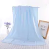 Venta al por mayor del fabricante 70*140 Toalla de baño en relieve Fibra fina Engrosada Toalla de playa Suave Absorbente Toalla grande Amigable con la piel