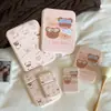 Espejo Plegable Original de los Cuatro Ositos Dibujo Animado Lindo Alta Apariencia Rosa Piel PU Dormitorio Estudiantil Portátil Mini Espejo de Maquillaje