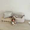 Bolso de mujer 2026 modelo nuevo, bolso tejido de un solo hombro cruzado, bolso cuadrado pequeño elegante, versión coreana de moda, bolso versátil para debajo del brazo con un ambiente elegante