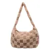 2025 Nova Bolsa Peluda de Outono e Inverno Feminina Grande Capacidade Bolsa de Ombro para o Dia a Dia Moda Versátil Bolsa Tote Transversal