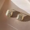 Pendientes Cruzados Europeos y Americanos de Aleación Perla Geométricos Metálicos Pendientes de Temperamento Femenino Diseño de Nicho Pendientes Versátiles para Mujer