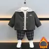 Conjunto de Forro Polar para Niños 2025 Invierno Nuevo Pantalones a Cuadros Coreanos para Niños Chaqueta Acolchada para Bebé Conjunto de Tres Piezas