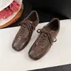 Elegantes zapatos planos de cordones para mujer en color marrón otoñal, versátiles, 2026, nuevos, de punta cuadrada, zapatos de vestir, retro
