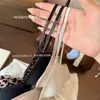 Sujetador de Triángulo con Pedrería Estilo Francés Cecily Krutch8383 para Mujer con Soporte Suave y Hermoso Diseño en la Espalda.