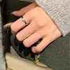 Electrochapado en Oro Real, Anillo Irregular con Tachuelas de Diamante de Xiaohongshu Más Vendido para Mujeres, Lujo Ligero, Sencillo, Retro, Clásico, al por Mayor de una Pieza