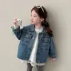 Jaqueta jeans versátil estilo coreano para meninas, nova jaqueta da moda primavera e outono 2026 para meninas pequenas