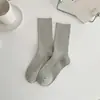 Calcetines de alta calidad color gris, de punto doble, lisos, hasta la mitad de la pantorrilla para mujer, para otoño e invierno, para combinar con zapatos de cuero pequeños, estilo JK de estudiante, calcetines largos de algodón para niña
