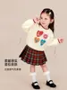 Roupas Infantis Amira 2026 Outono Novo Suéter Pulôver para Meninas Blusa de Tricô Color Block de Desenho Animado Fofa para Crianças