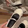 Sapatos de couro elegantes e chamativos estilo francês com salto grosso para mulheres, perfeitos para a primavera, com um visual versátil e preppy, apresentando um laço e design Mary Jane, em estilo britânico
