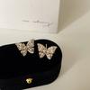 Pendientes de mariposa de perla de alta calidad, de lujo y ligeros, con un diseño único y un nicho de personalidad, pendientes de temperamento a la moda.