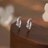 Aretes de Flor Entrelazada Estilo Bosque Fresco de Plata Pura S999 para Mujer, Vibras Naturales Dulces y Suaves, Aretes de Nicho para Venta al por Mayor