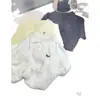 Suéter de tricô juvenil com gola polo estilo universitário para mulheres, novo suéter de manga curta para o verão de 2025, top único e super estiloso