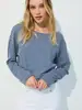 Bestseller transfronteiriço europeu e americano: camiseta listrada de manga longa ombro a ombro, estilo casual e relaxado, top básico versátil e que afina