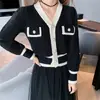 Estilo coreano Otoño Nuevo estilo francés retro Xiaoxiang tejido de punto camiseta interior suelta para mujer suéter corto de punto cárdigan abrigo