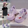 Zapatos Deportivos para Niña 2026 Primavera/Verano Nuevo Estilo Malla Simple Hueca Transpirable Zapatos de Papá Estilo Princesa Infantil Zapatos de Malla