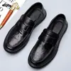 Zapatos de Cuero para Hombre de Suela Blanda, Cómodos y Antideslizantes, Nuevos Zapatos Casuales de Estilo Británico para Negocios, Zapatos Perezosos Transpirables de Una Sola Pieza