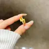 Anillo de Cruz Cepillada con Incrustaciones para Mujer Color Oro Anillo Geométrico de Doble Capa Imitación Oro Arena de Vietnam Anillo Engastado a Mano Venta al por Mayor
