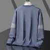 Camiseta de Manga Comprida para Primavera e Outono Masculina Gola Redonda Pulôver Solto Novo Hoodie de Início de Outono Roupa Casual Versátil Masculina